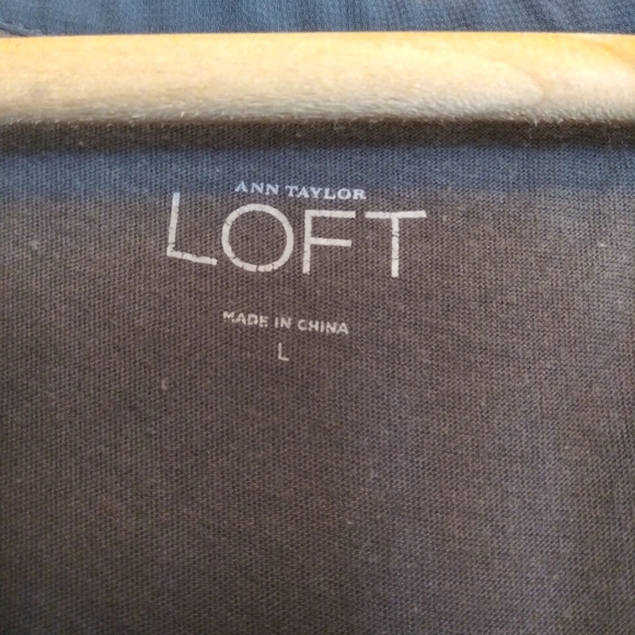 Loft sleeveless top. Size L - Picture 3 of 3